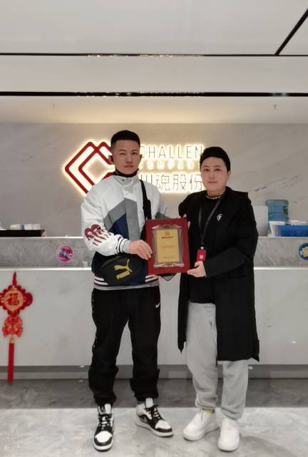 恭喜福建的陳先生簽約帽牌貨冒菜加盟品牌