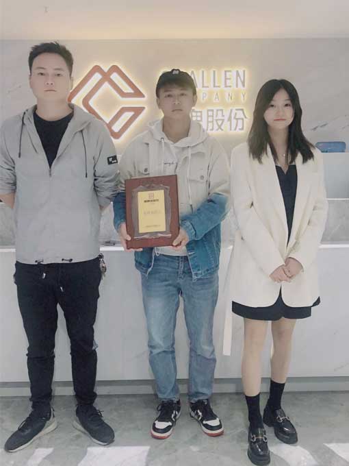 恭喜成都的周先生簽約加盟帽牌貨冒菜