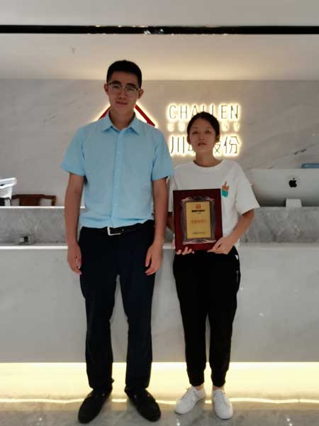 恭喜深圳的葉女士簽約加盟帽牌貨冒菜