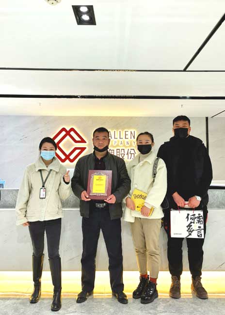 湖南瀏陽(yáng)的李老板簽約加盟帽牌貨冒菜