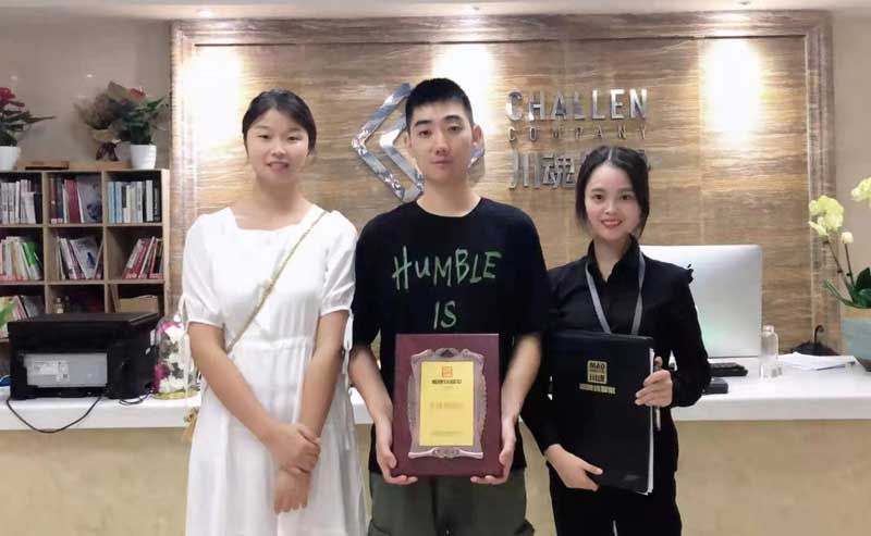 恭喜成都的趙先生簽約加盟帽牌貨冒菜加盟品牌