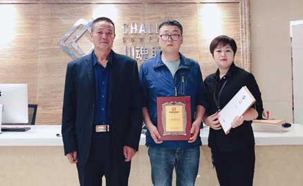 王先生替家人選擇了帽牌貨冒菜加盟