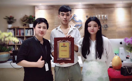 山東的欒先生簽約帽牌貨冒菜加盟品牌