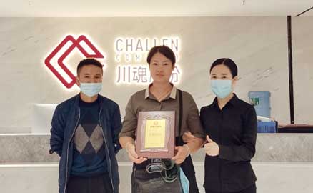 四川眉山楊哥和石姐加盟帽牌貨冒菜