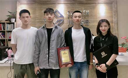 98年的李先生很有商業(yè)頭腦