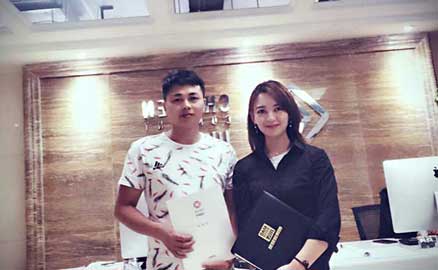 江西撫順的黃先生成功與帽牌貨冒菜簽約