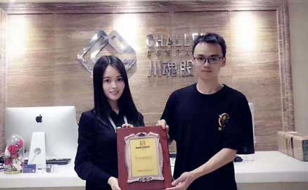 云南曲靖的郭先生成功與帽牌貨冒菜簽約