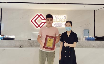 恭喜張老板簽約加盟帽牌貨冒菜