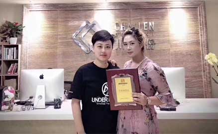 有魄力地魯女士簽約帽牌貨冒菜