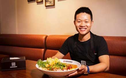 對(duì)話企業(yè)家專訪：部隊(duì)歸來(lái)的“帽牌”美食家