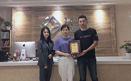 浙江臺(tái)州的柯女士夫婦成功與帽牌貨簽約