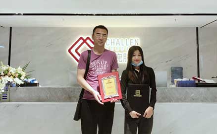 甘肅果洛的劉先生開過一家中餐店