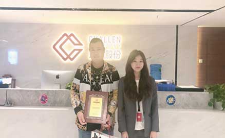 恭喜重慶的曾先生簽約加盟帽牌貨冒菜