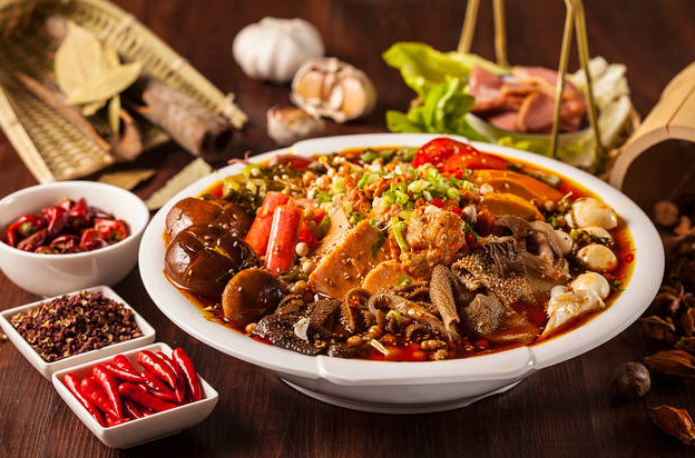 國(guó)內(nèi)帽牌貨冒菜加盟成本開一家帽的冒菜盈利前景