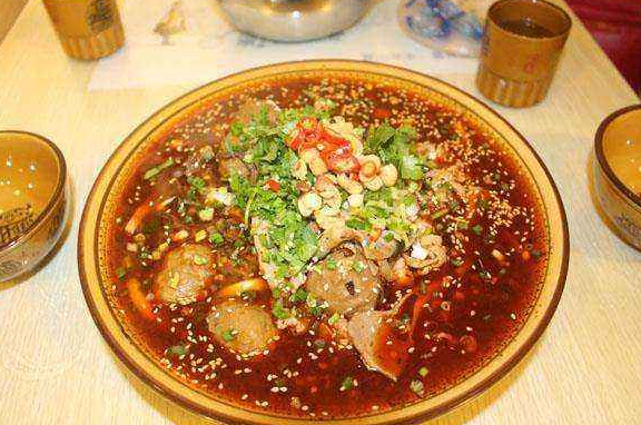 想在縣城開一家冒菜店，預算大概多少能搞定呢