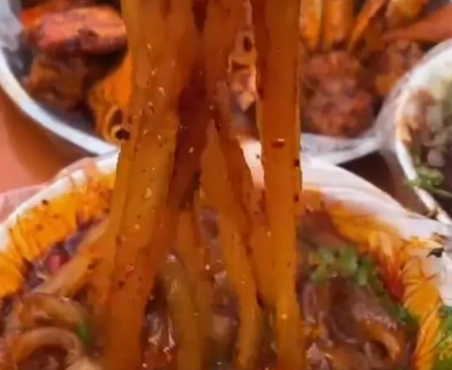 甘肅天水麻辣燙火了，希望能迎接潑天富貴