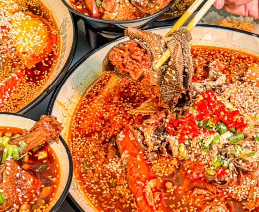 冒菜是適合擺攤還是開(kāi)店好呢