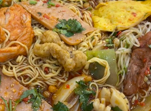 冒菜店經(jīng)營(yíng)沒(méi)經(jīng)驗(yàn)？帽牌貨帶你穩(wěn)穩(wěn)起步