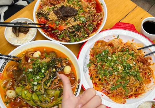 開(kāi)冒菜加盟店選在哪？帽牌貨告訴你這些黃金位置